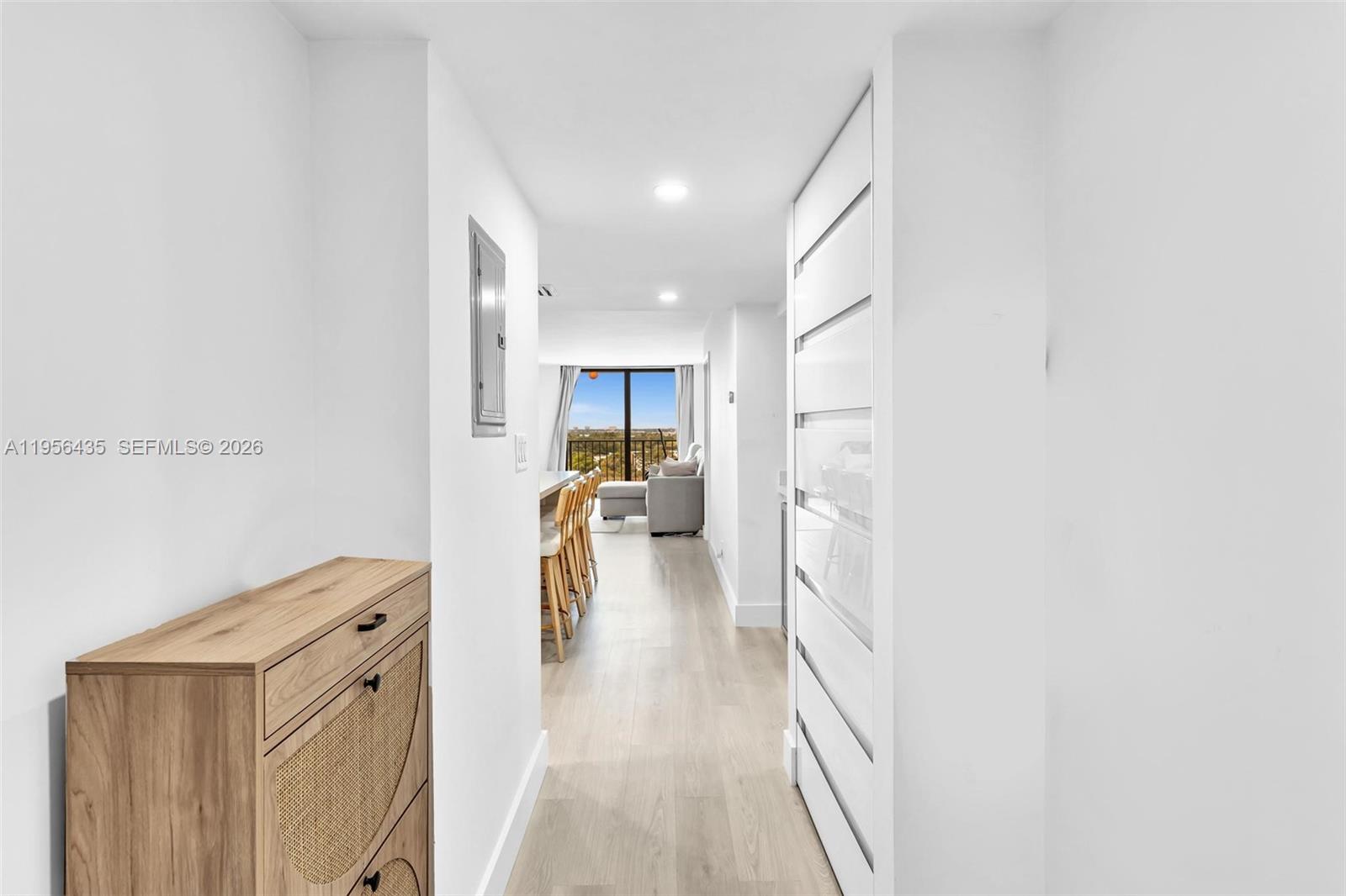 2625 Collins Ave #1109 Miami Beach, FL 33140