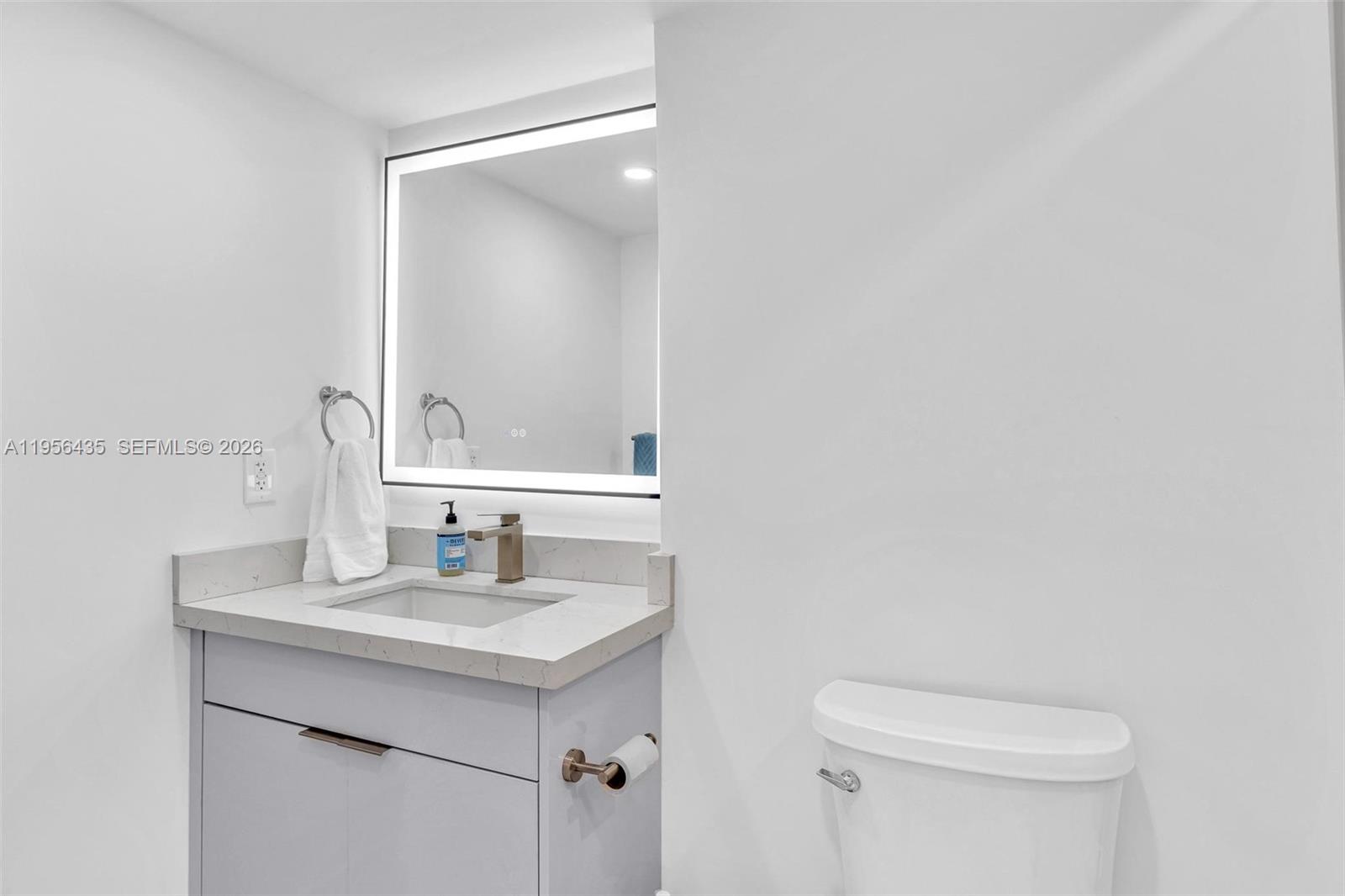 2625 Collins Ave #1109 Miami Beach, FL 33140