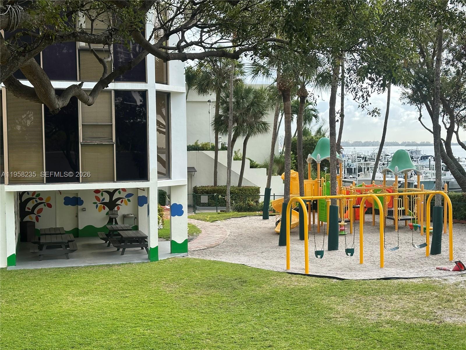 image Brickell Place IV24