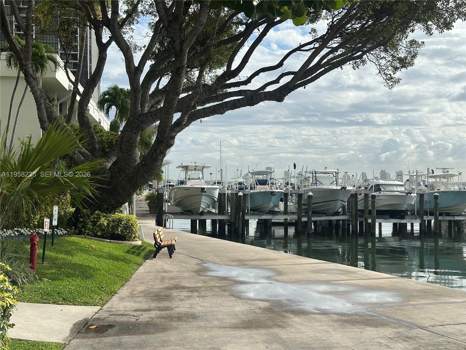 image Brickell Place IV26