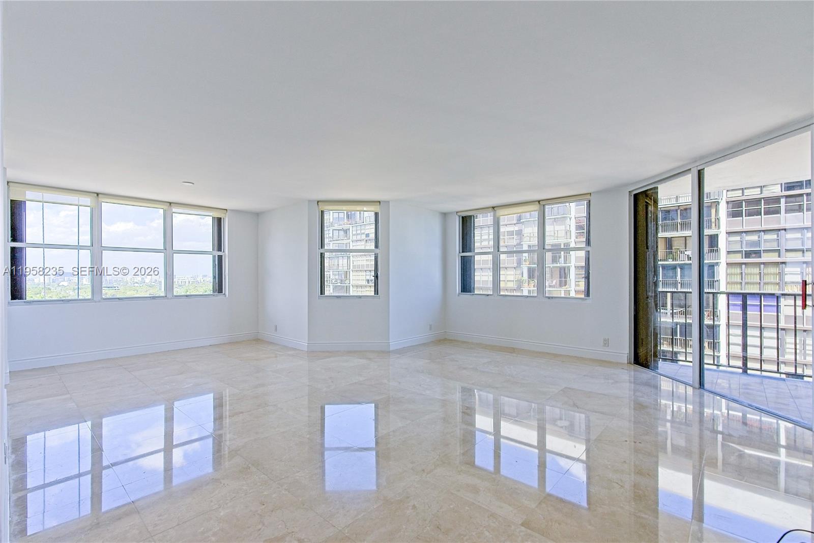 image Brickell Place IV2
