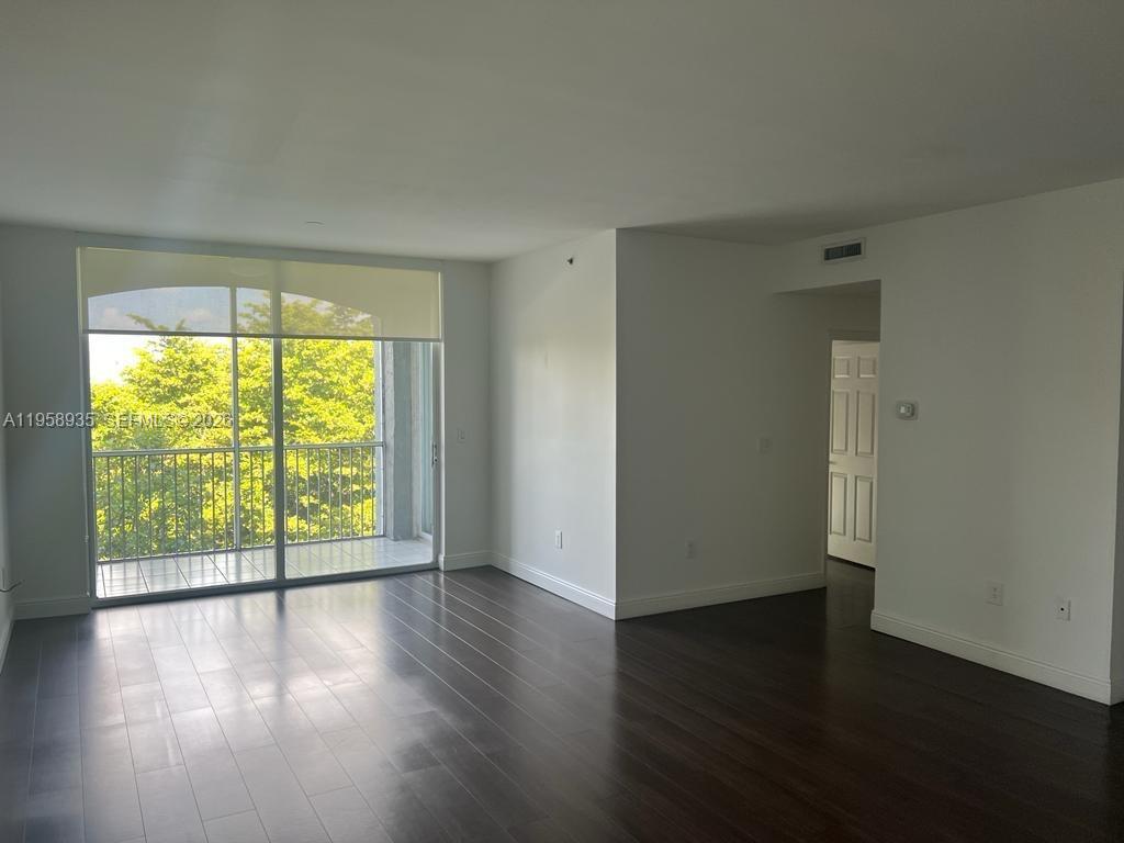 9725 NW 52nd St #507