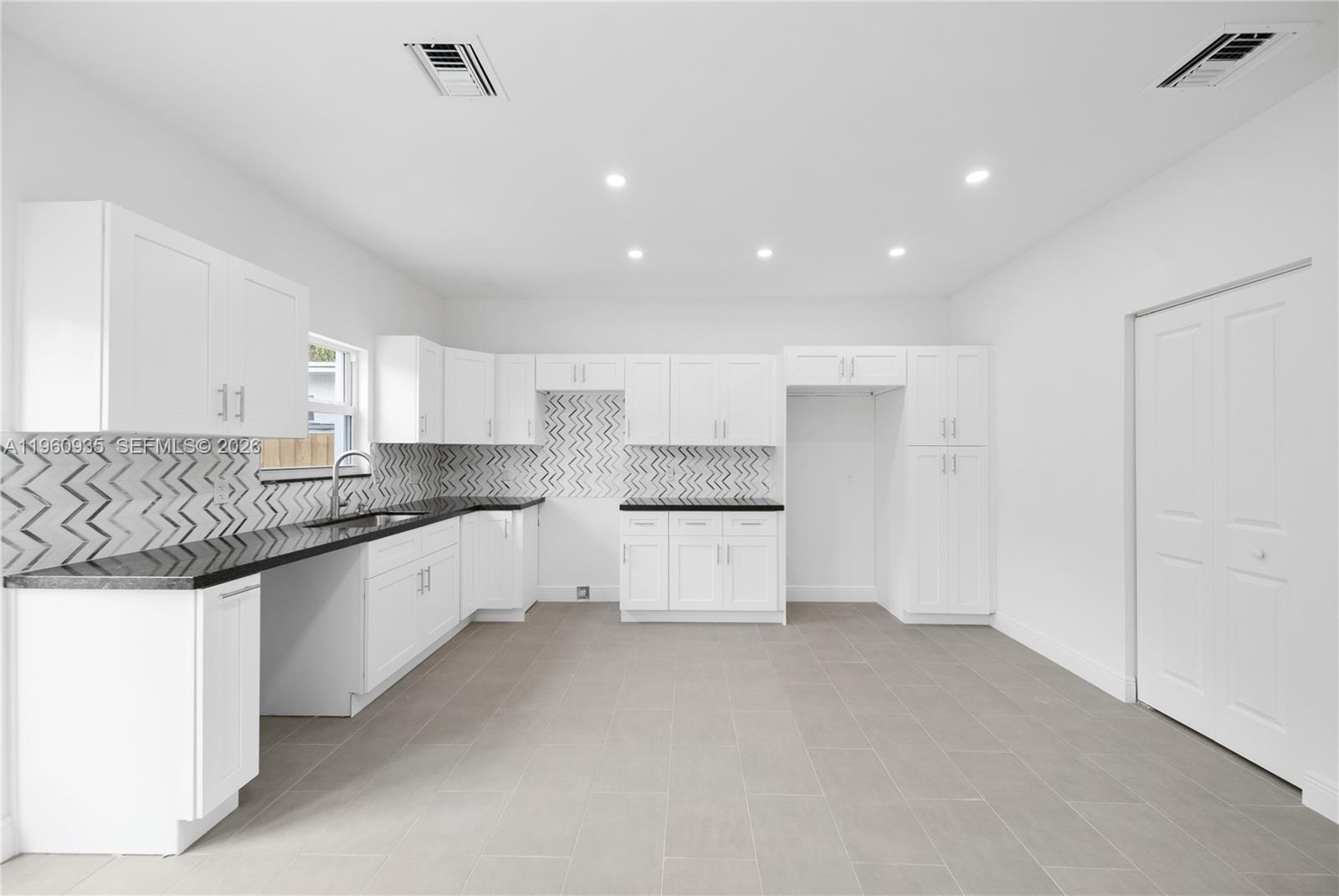 529 NW 56th St Miami, FL 33127