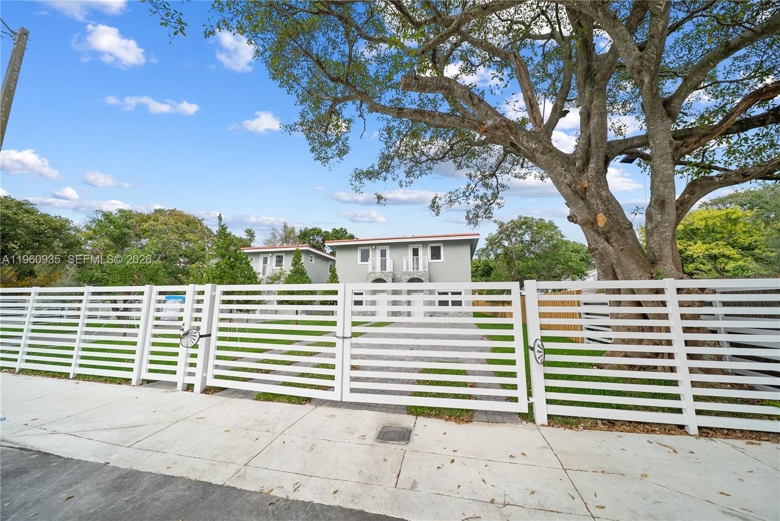 529 NW 56th St Miami, FL 33127