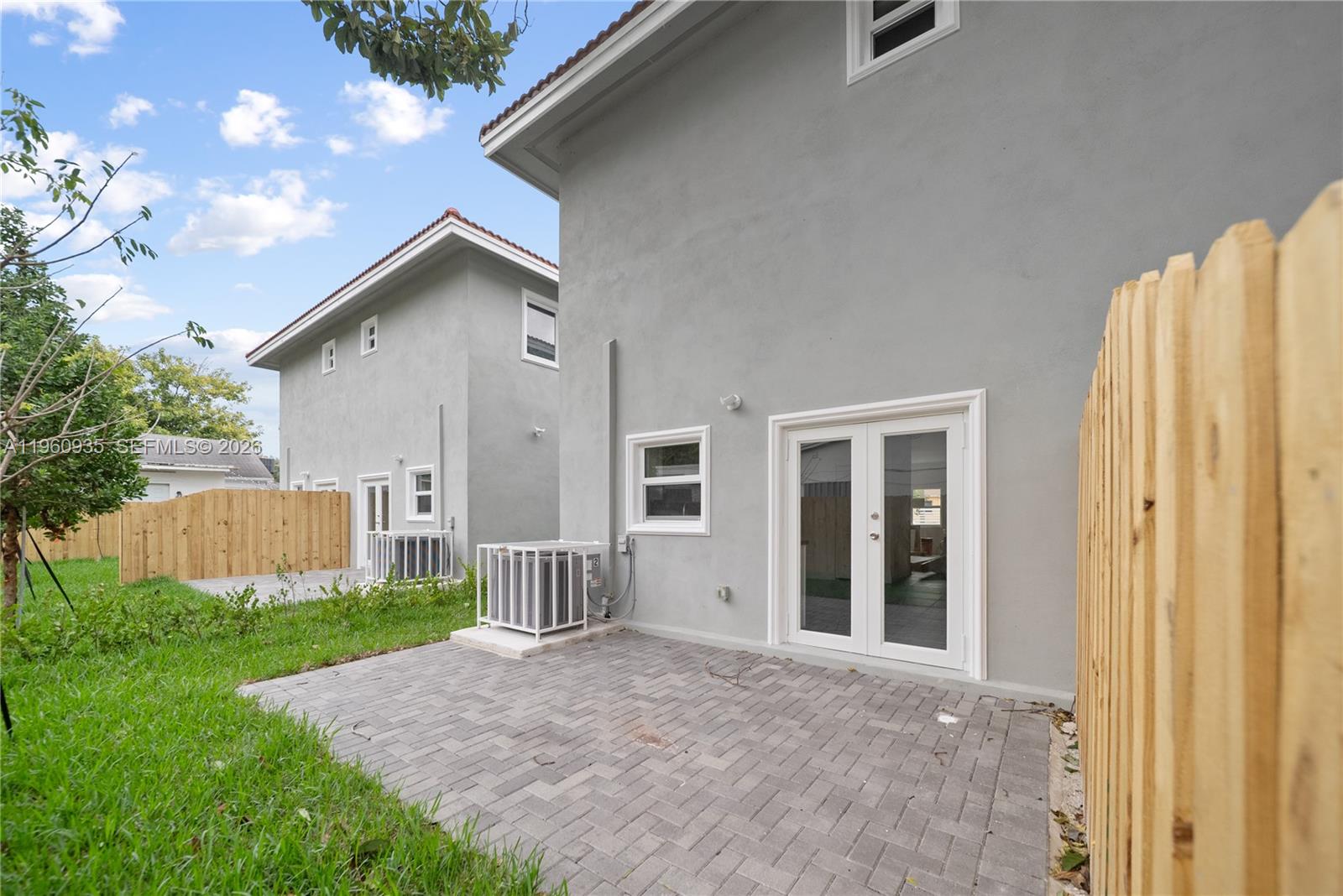 529 NW 56th St Miami, FL 33127