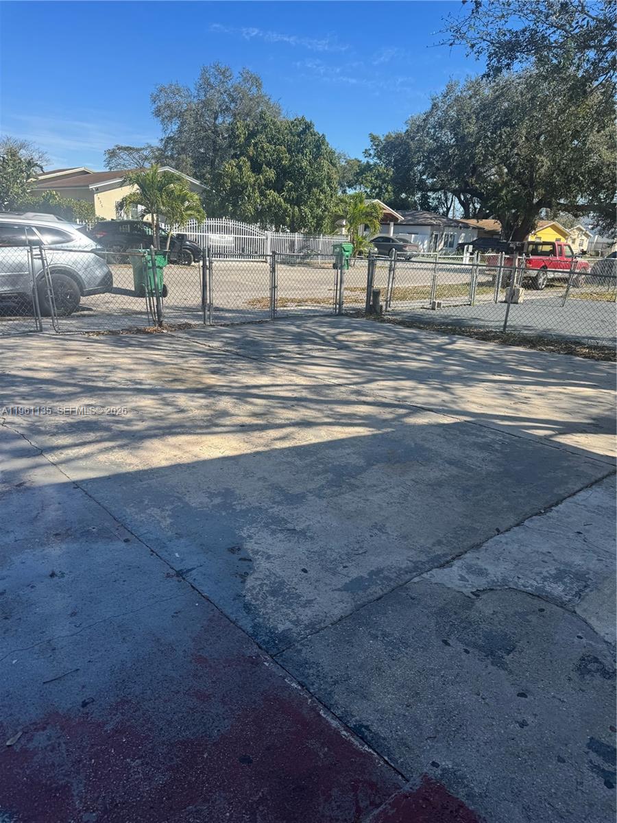 1940 NW 96th St Miami, FL 33147