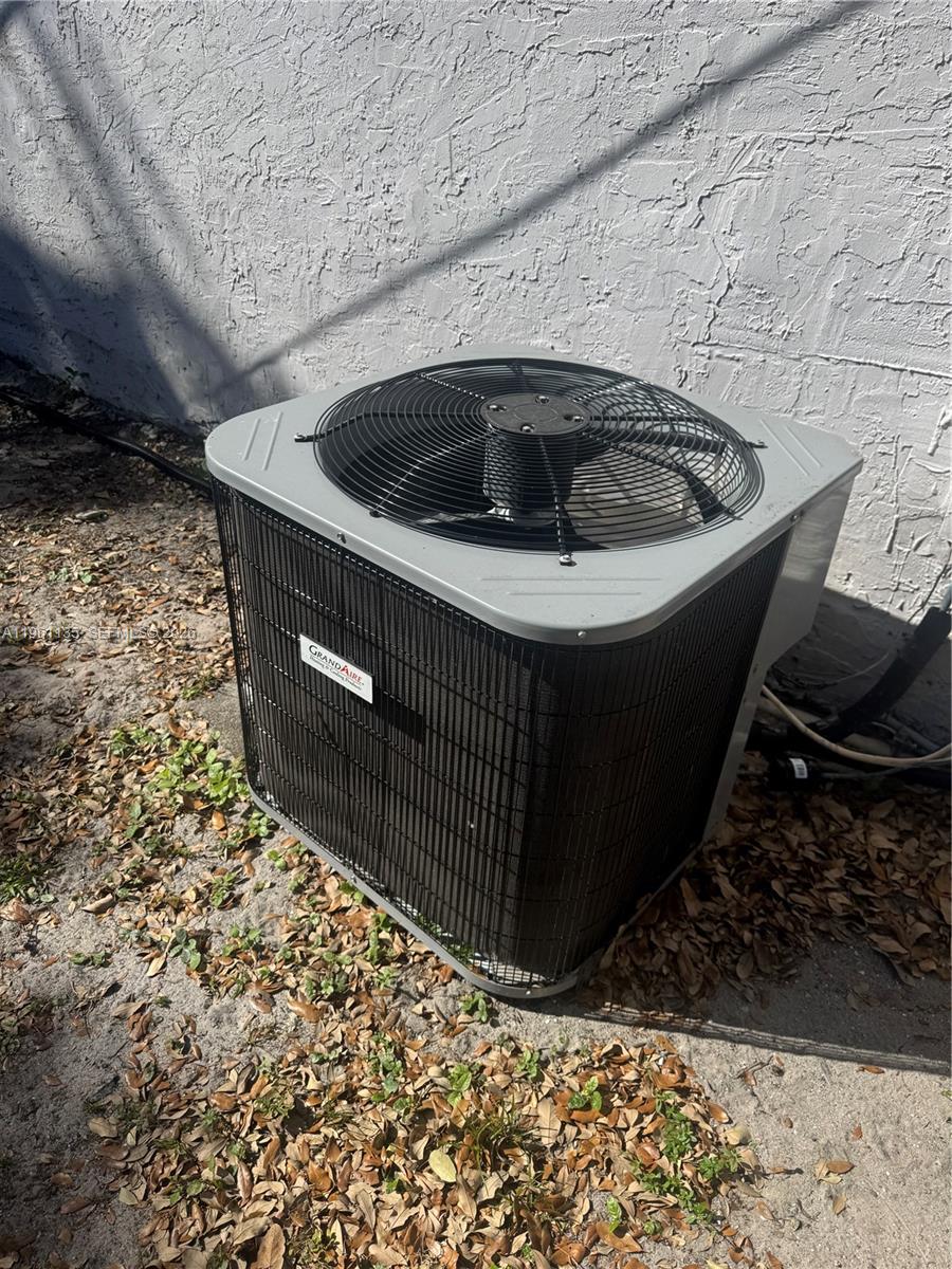 1940 NW 96th St Miami, FL 33147