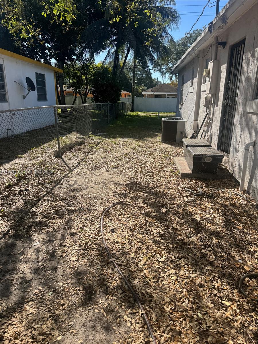 1940 NW 96th St Miami, FL 33147