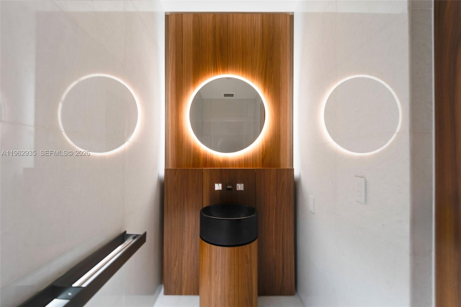 5 Grove Isle Dr #M401 Coconut Grove, FL 33133