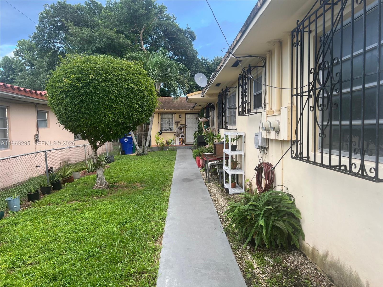 733 NW 33rd Ave Miami, FL 33125