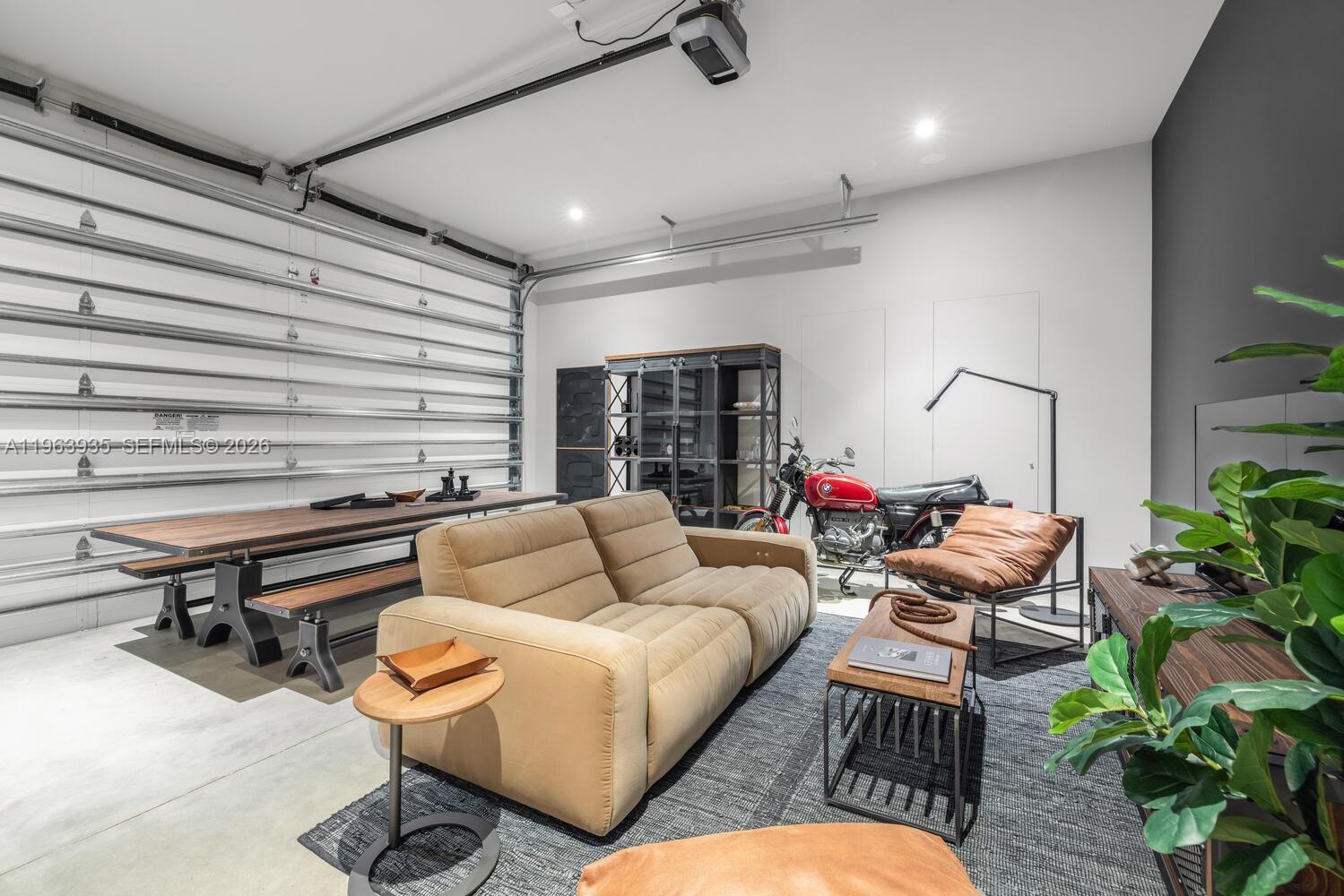 549 NE 95th St Miami Shores, FL 33138