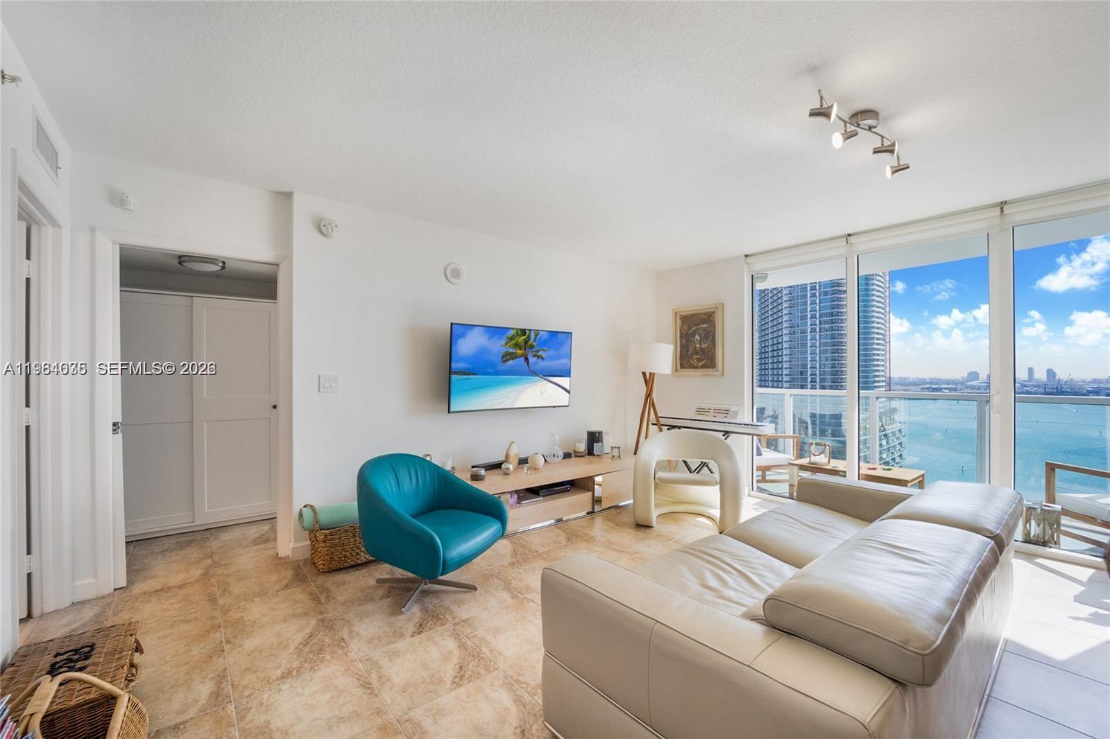 image Brickell on the River North3