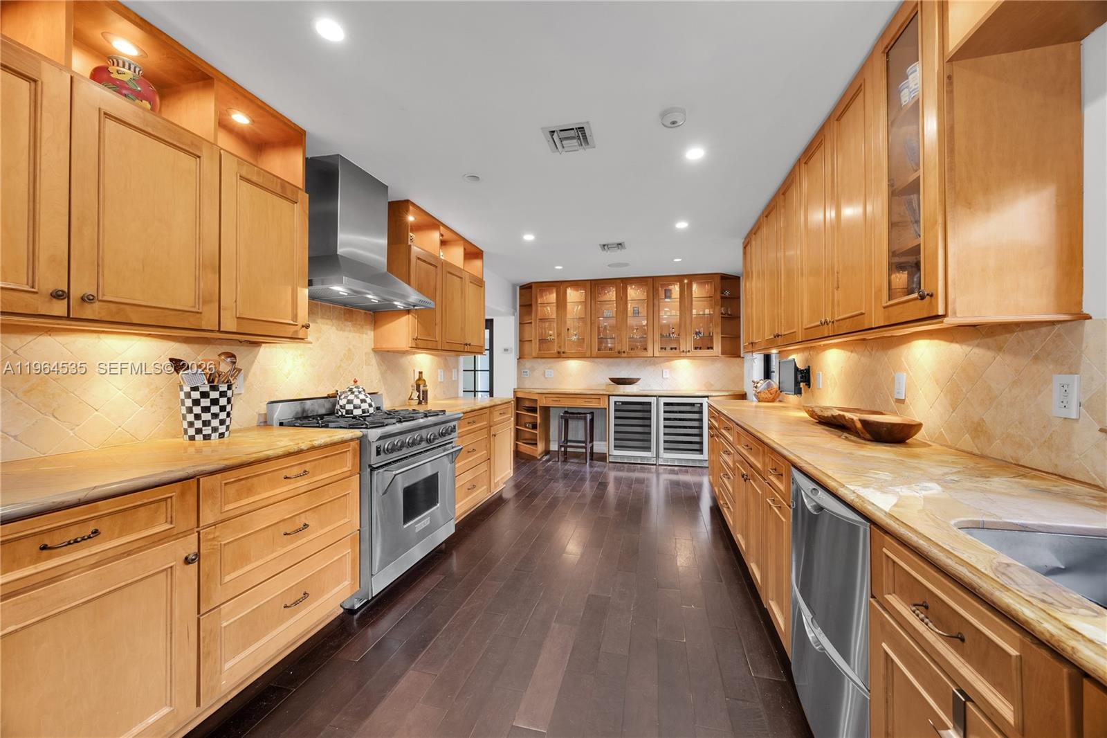 1648 Nocatee Dr Miami, FL 33133