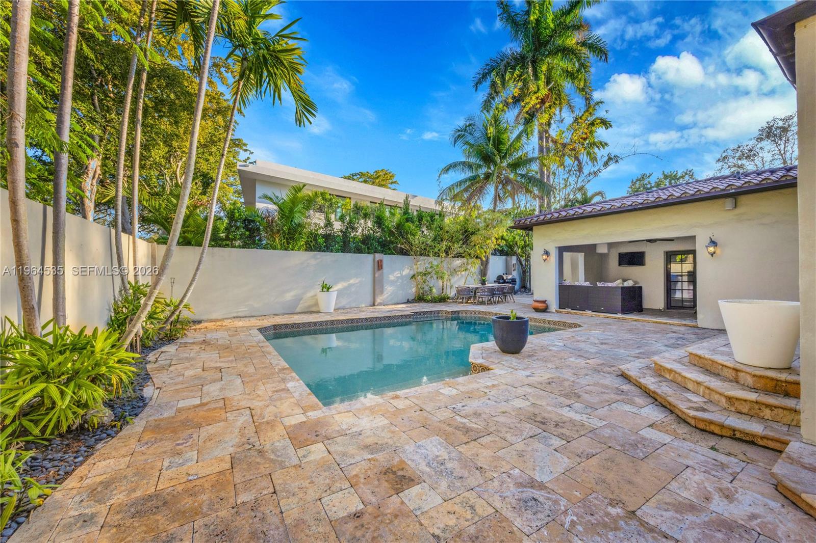 1648 Nocatee Dr Miami, FL 33133