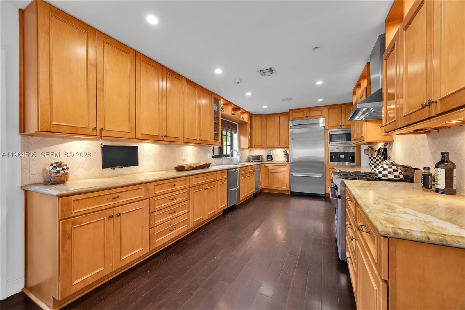 1648 Nocatee Dr Miami, FL 33133