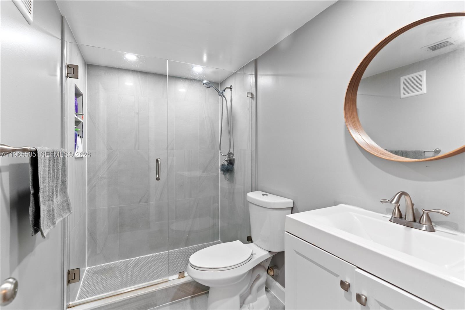 1523 NW 113th Way Pembroke Pines, FL 33026