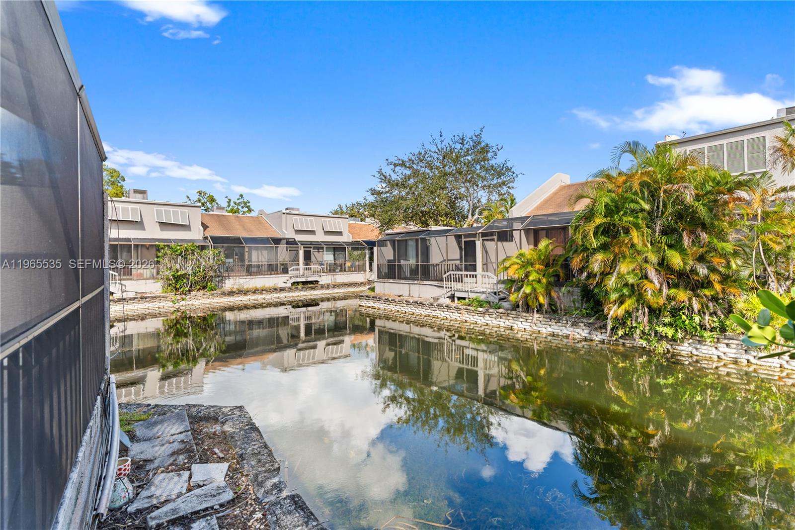 1523 NW 113th Way Pembroke Pines, FL 33026