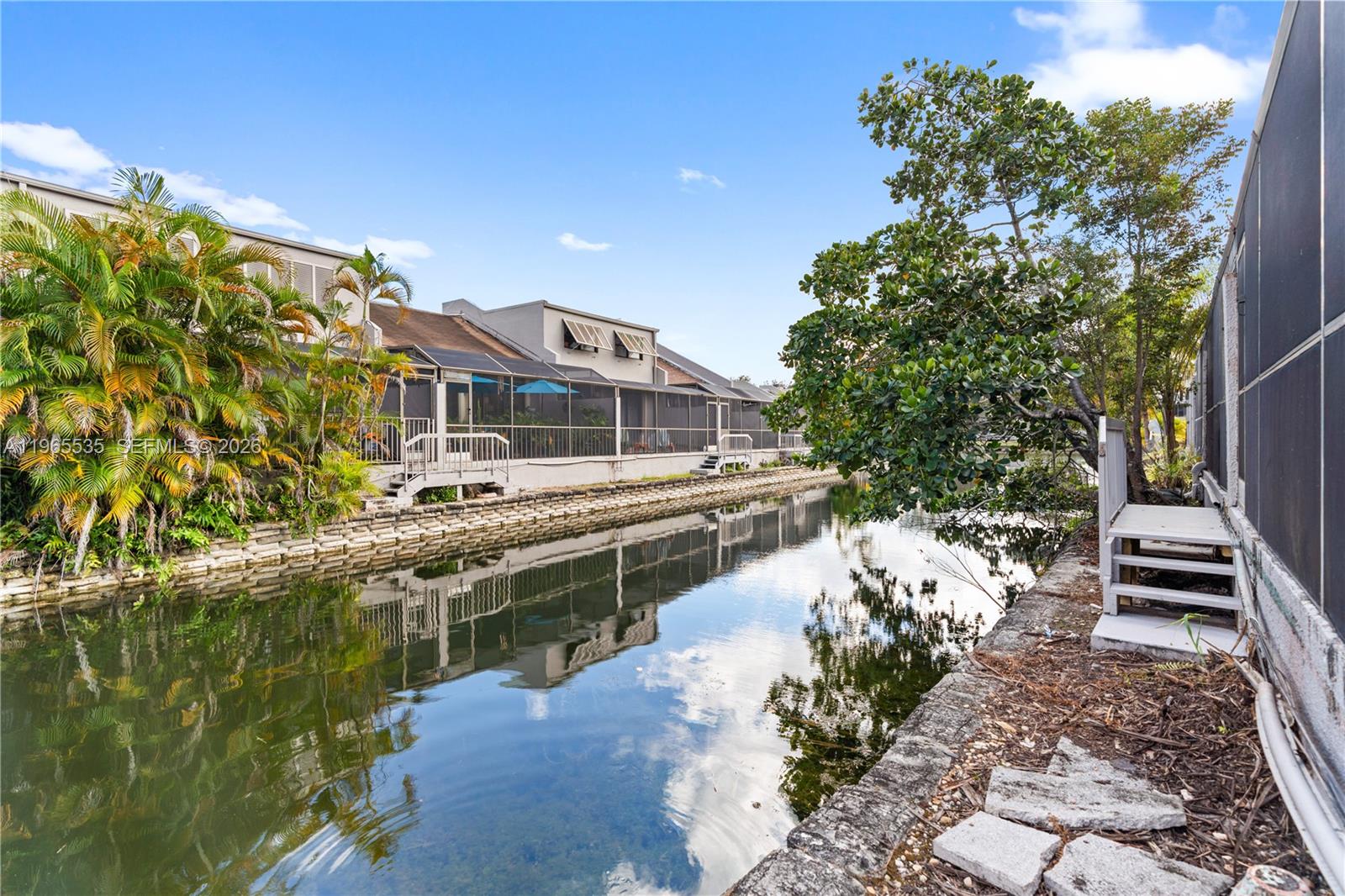 1523 NW 113th Way Pembroke Pines, FL 33026