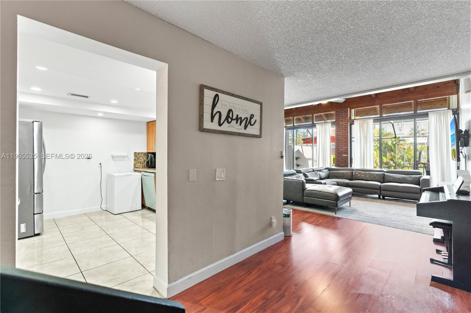 1523 NW 113th Way Pembroke Pines, FL 33026