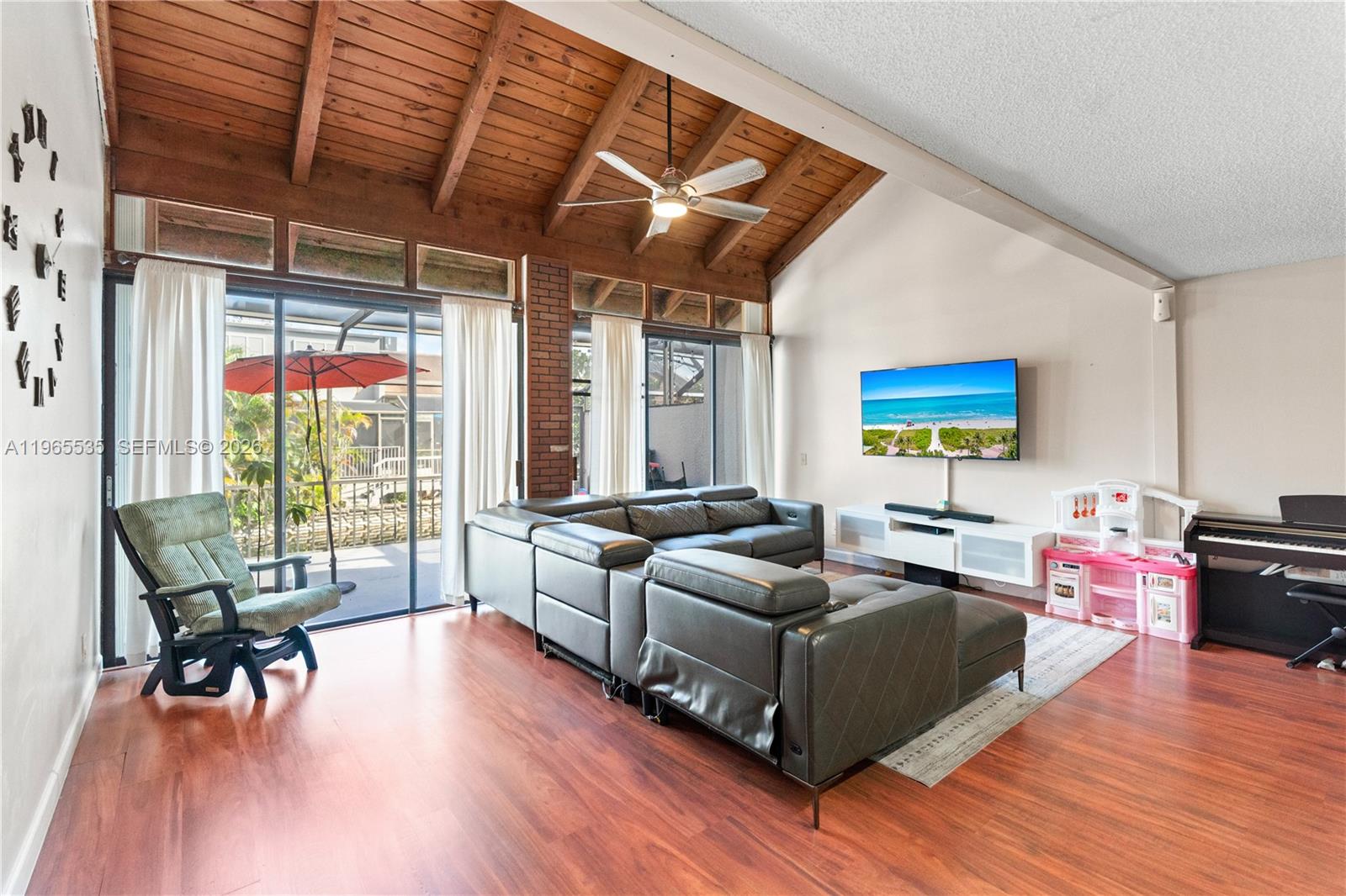 1523 NW 113th Way Pembroke Pines, FL 33026