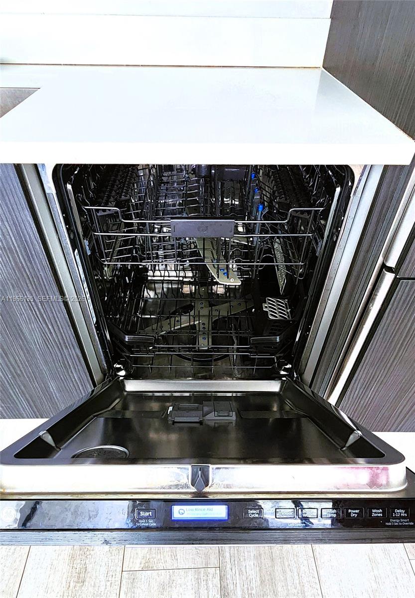 image Brickell Heights East24