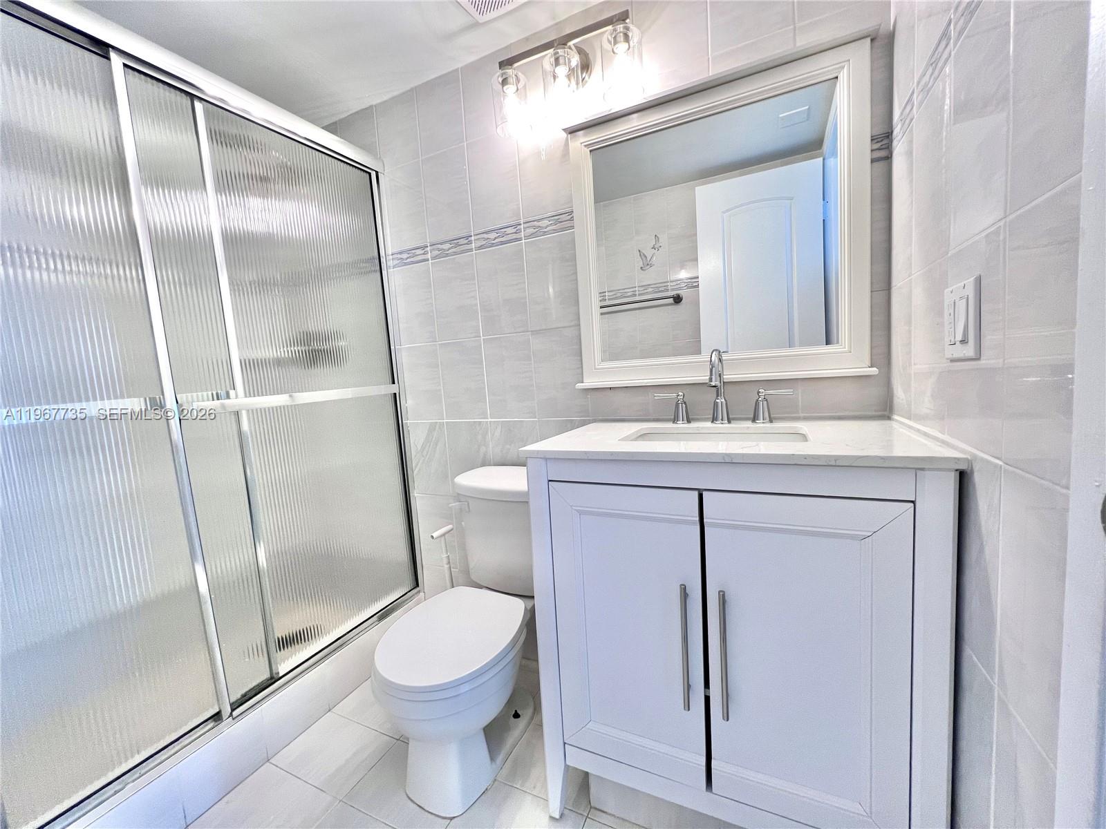 image Charter Club11