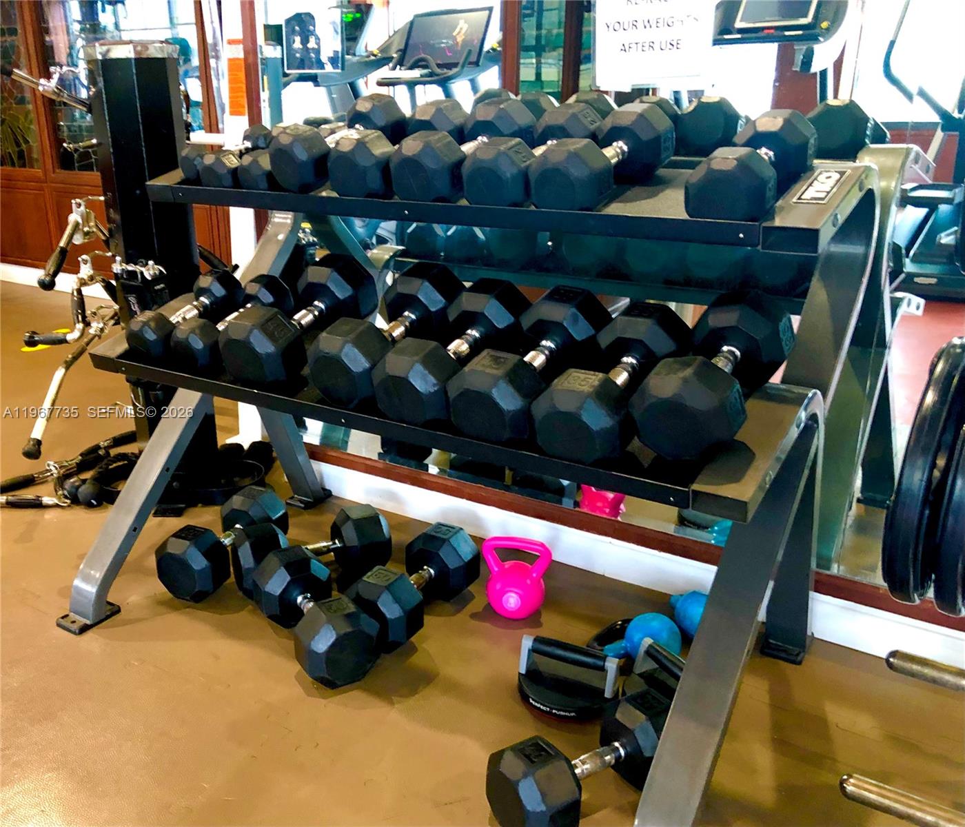 image Charter Club28