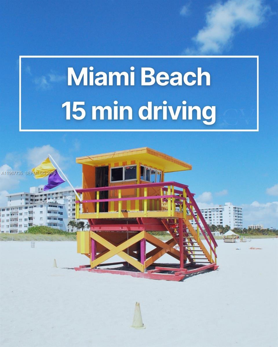 image Charter Club31