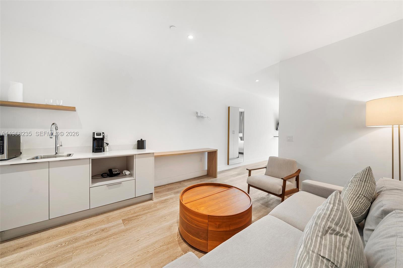 229 SW 9th St #208 Miami, FL 33130