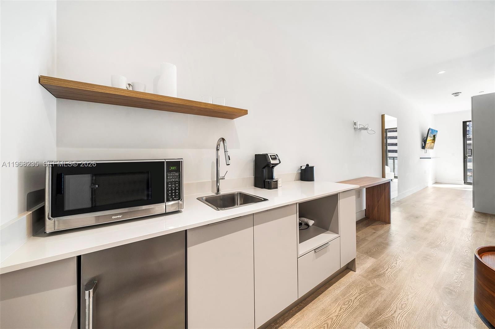 229 SW 9th St #208 Miami, FL 33130