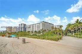 2899 Collins Ave #638