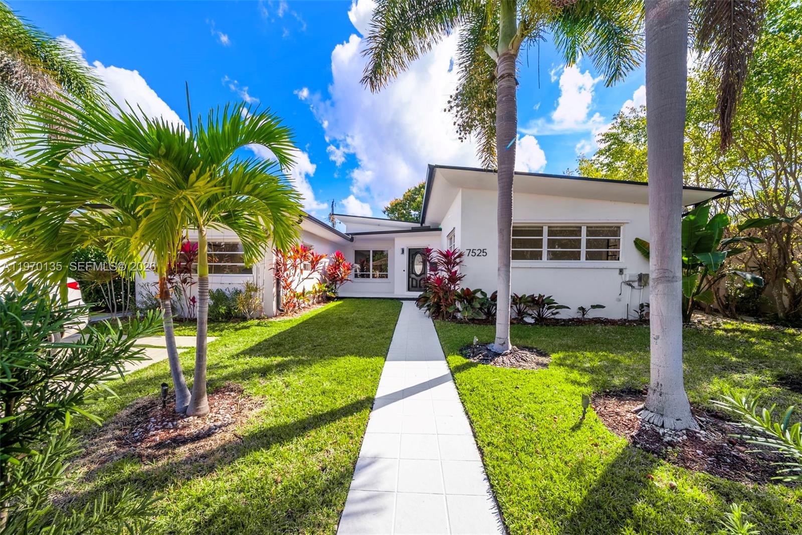 7525 Adventure Ave North Bay Village, FL 33141