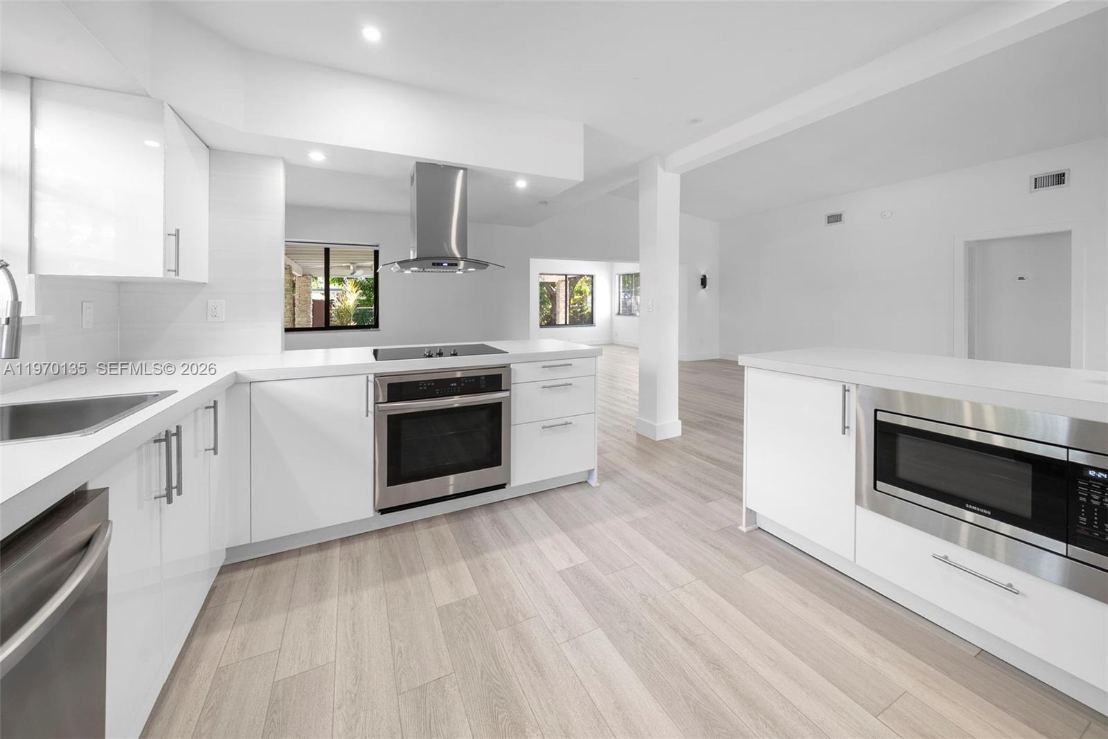 7525 Adventure Ave North Bay Village, FL 33141