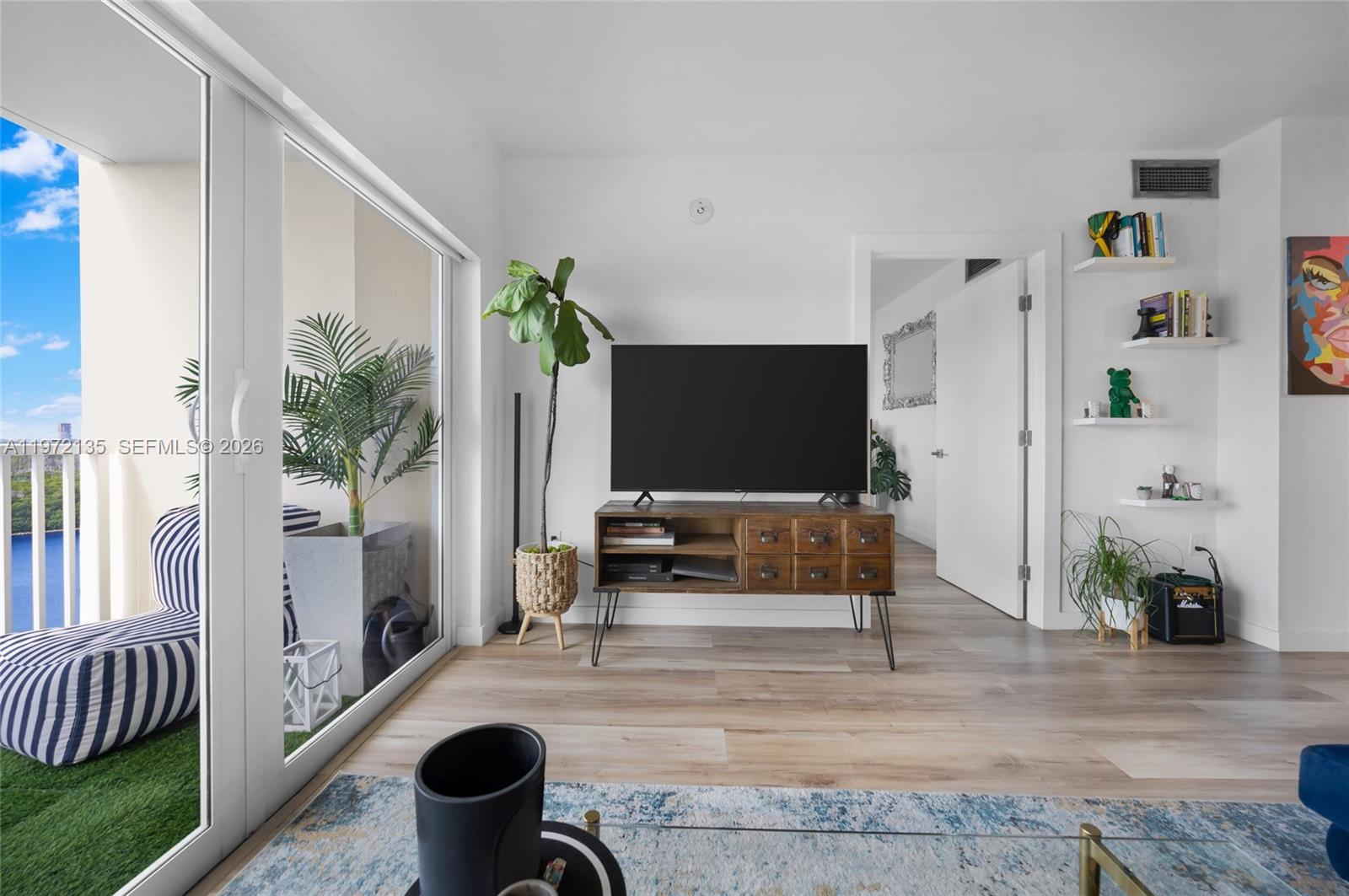 image Arlen House Condo17