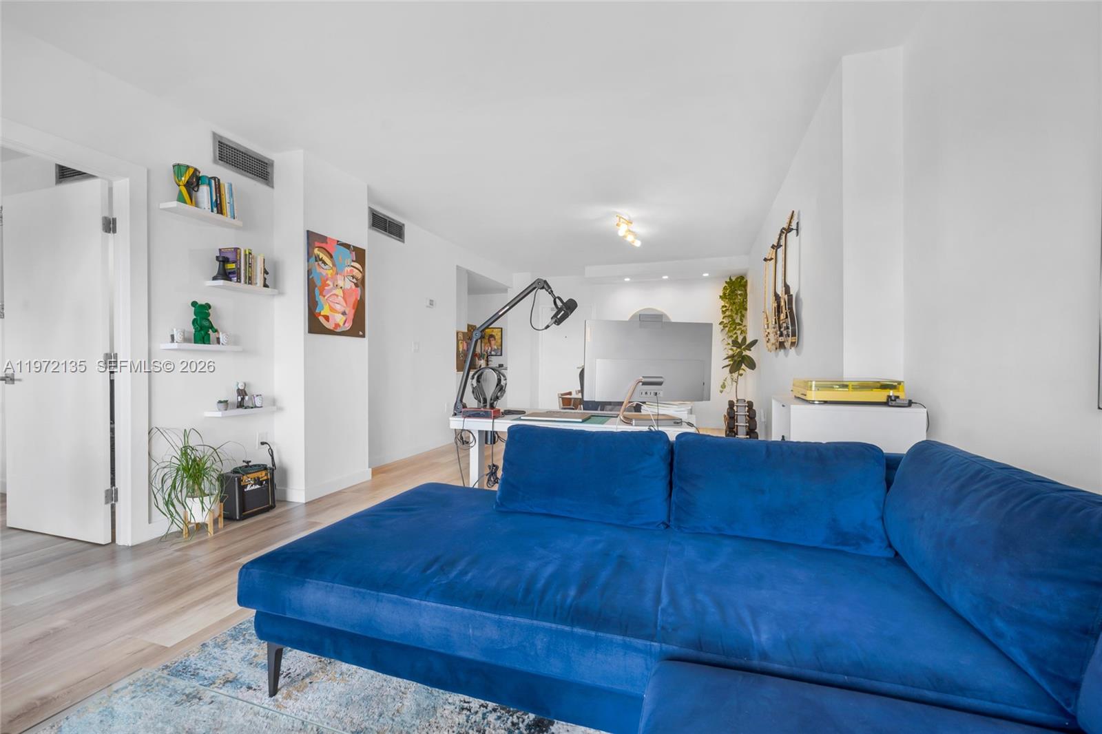 image Arlen House Condo18