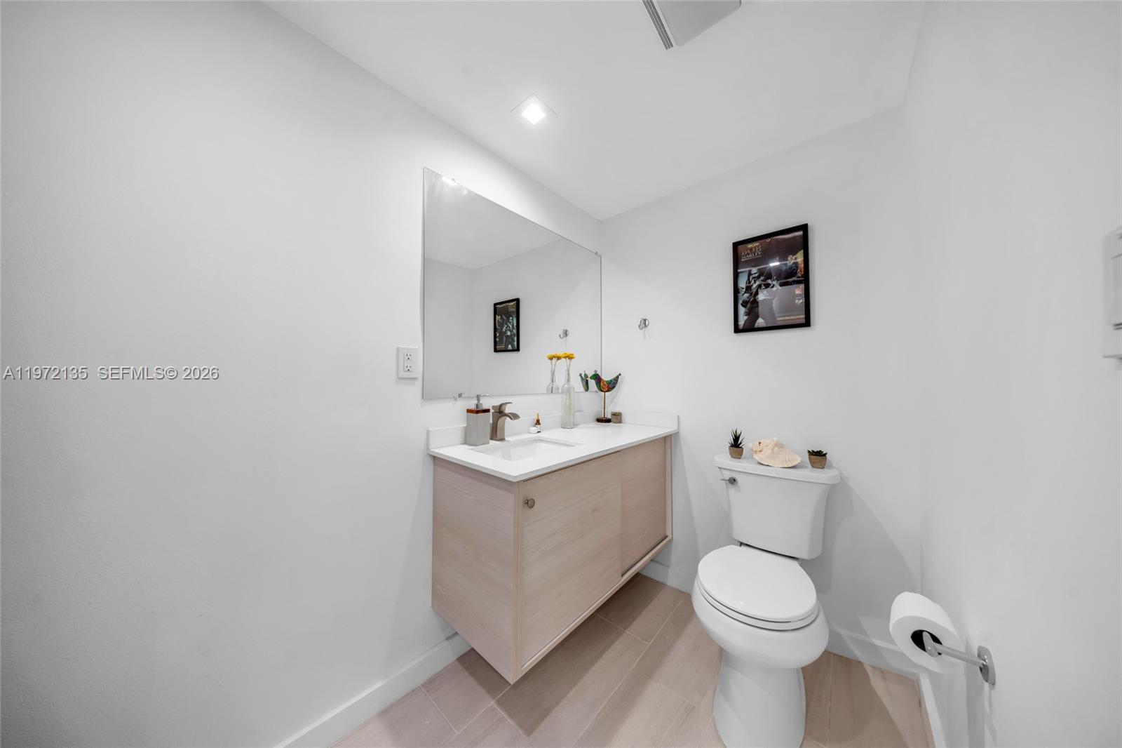 image Arlen House Condo31