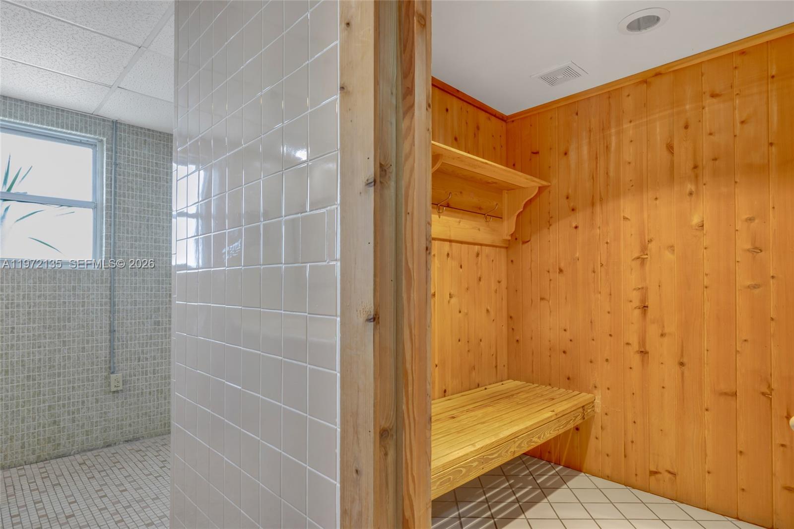 image Arlen House Condo36