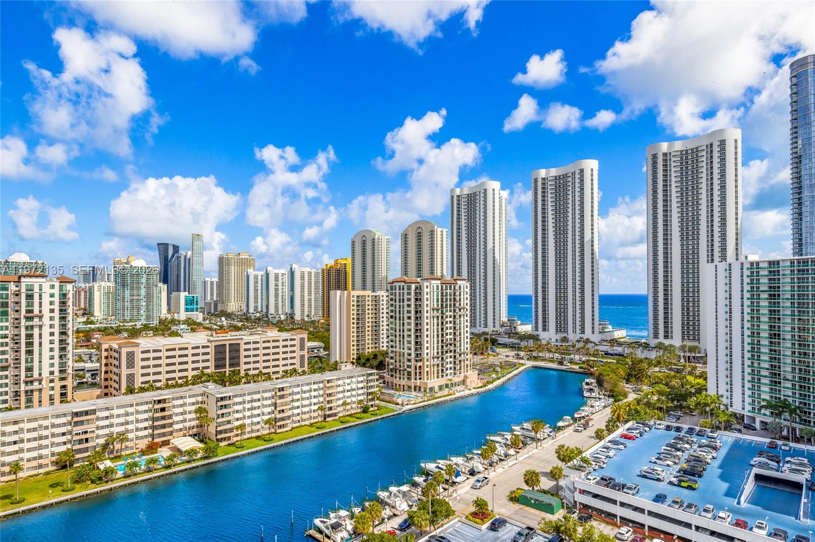 image Arlen House Condo37