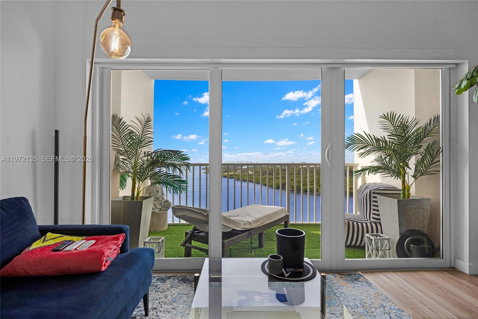 image Arlen House Condo3