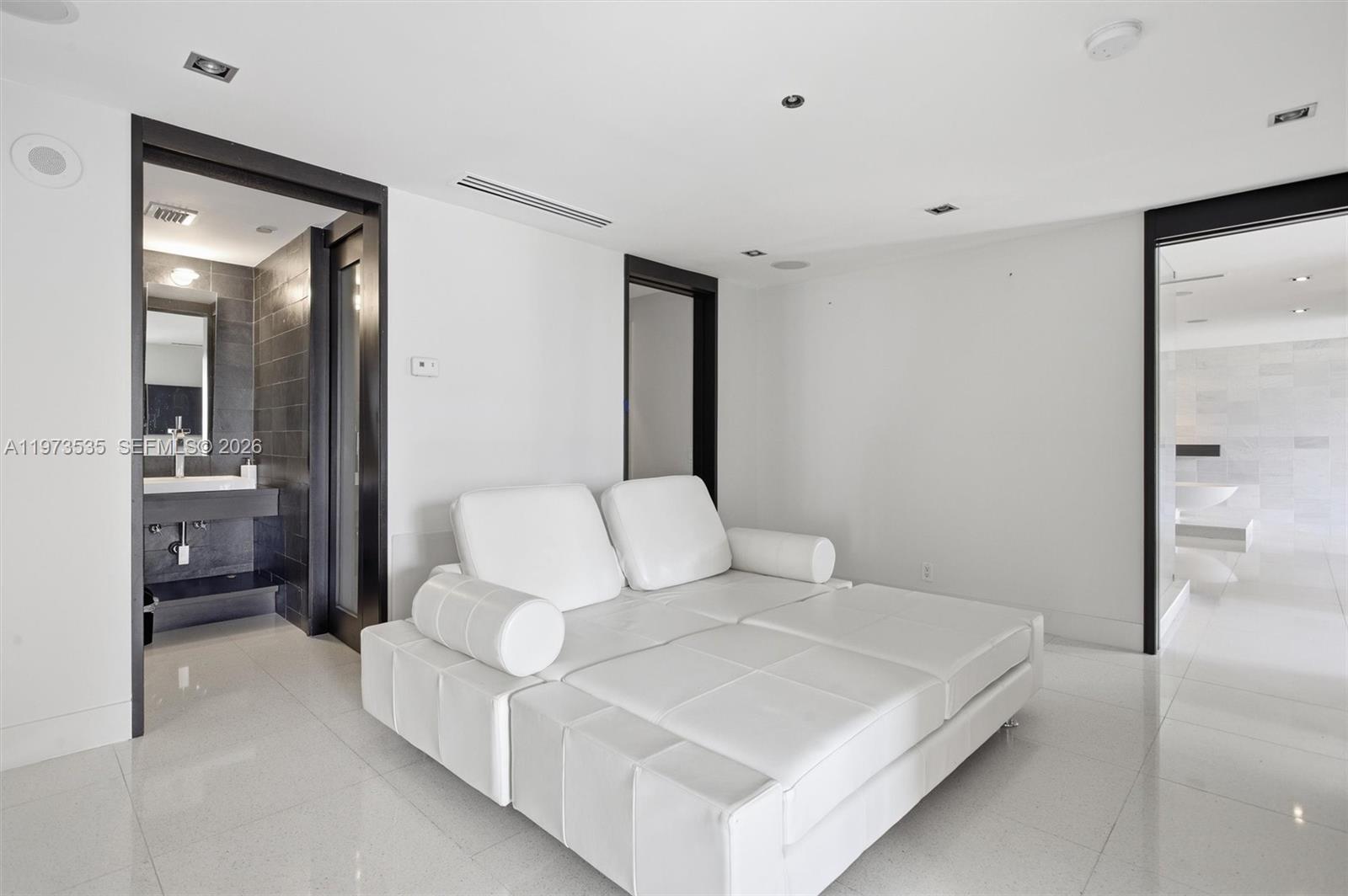 1330 Ocean Dr #3CA Miami Beach, FL 33139