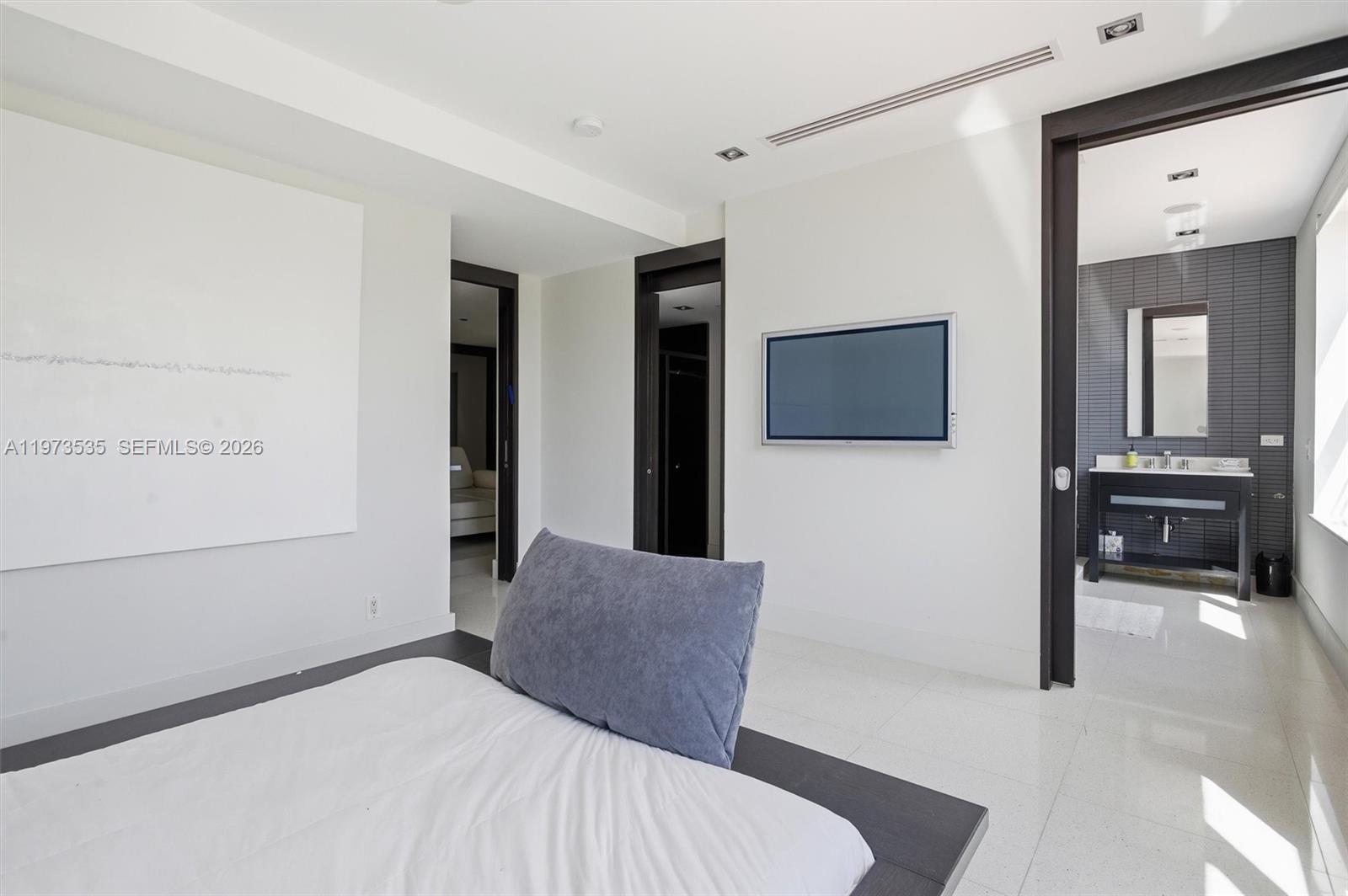 1330 Ocean Dr #3CA Miami Beach, FL 33139