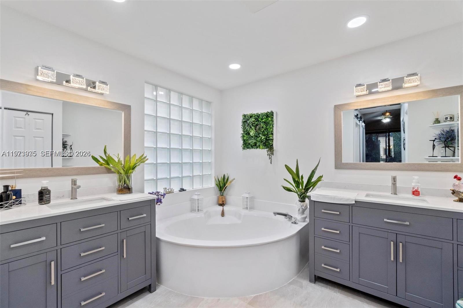 15522 NW 12th Ct Pembroke Pines, FL 33028