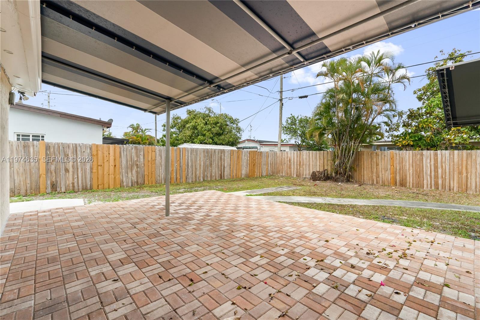 1381 W 63rd St Hialeah, FL 33012