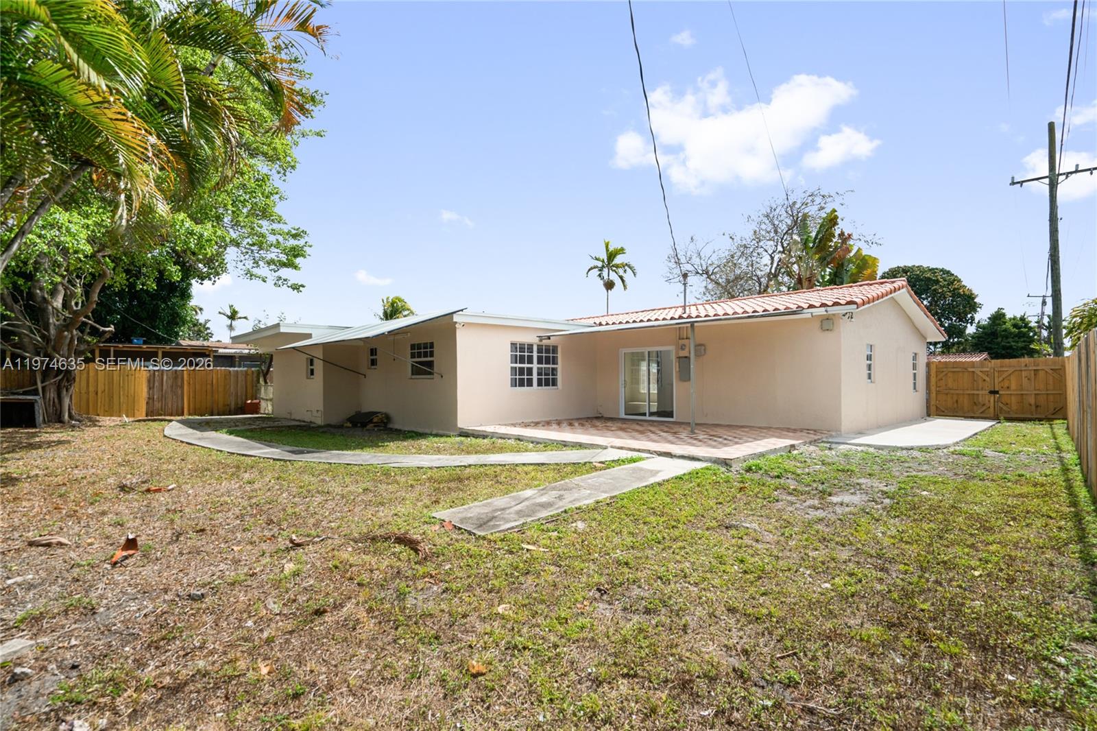 1381 W 63rd St Hialeah, FL 33012