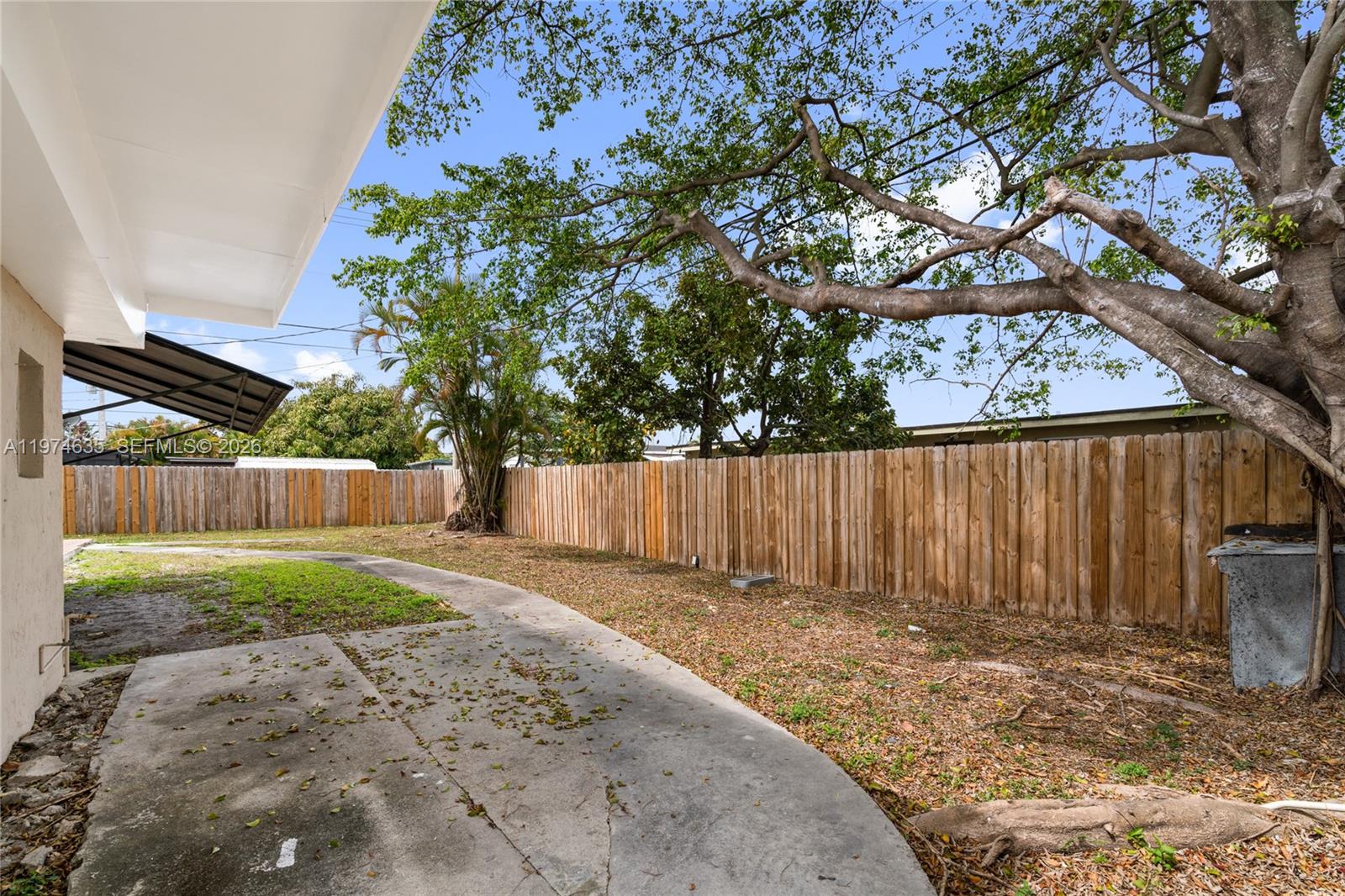 1381 W 63rd St Hialeah, FL 33012