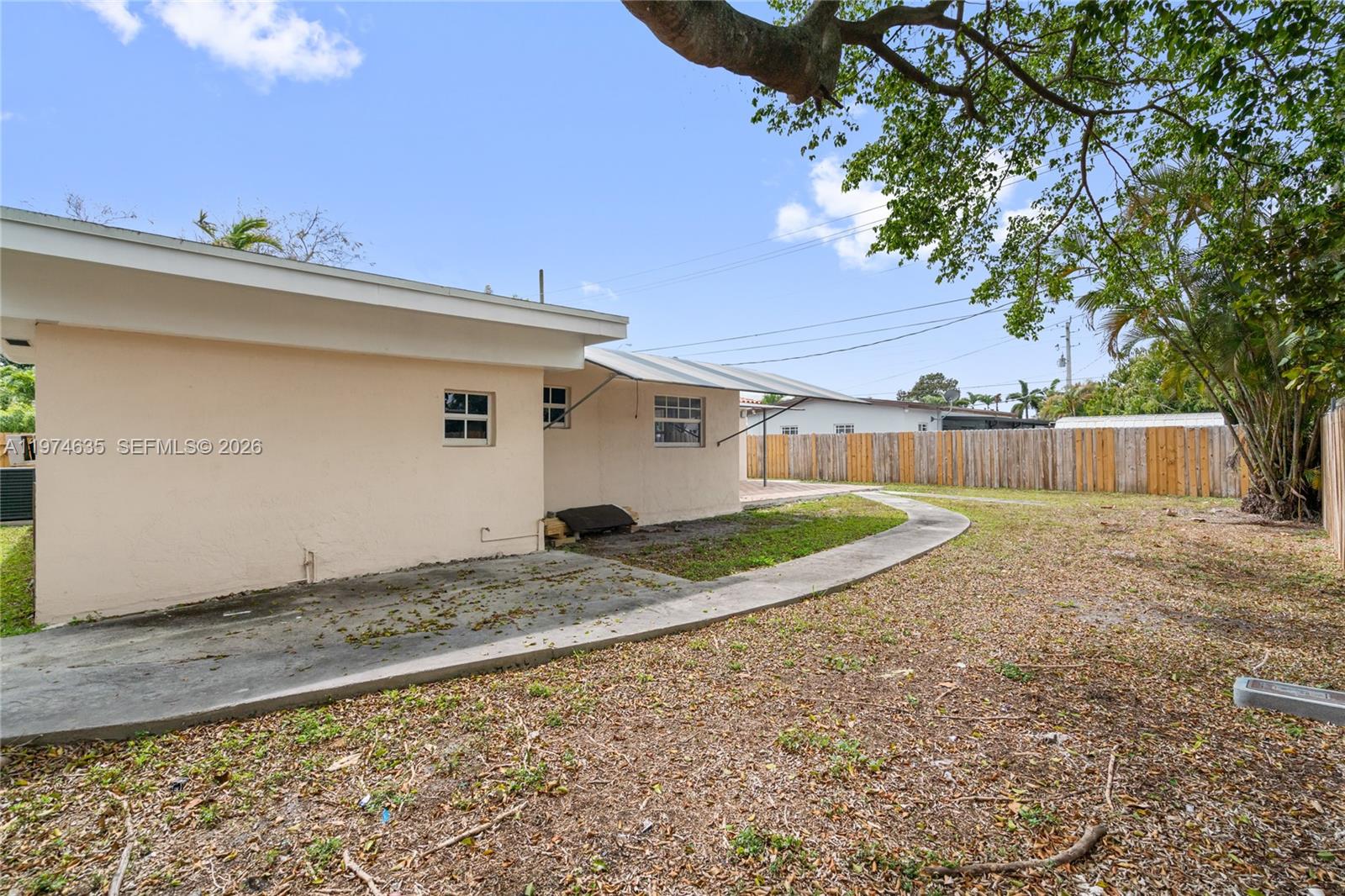 1381 W 63rd St Hialeah, FL 33012