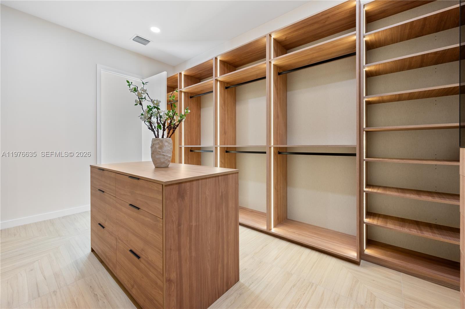 6990 SW 58th St Miami, FL 33143