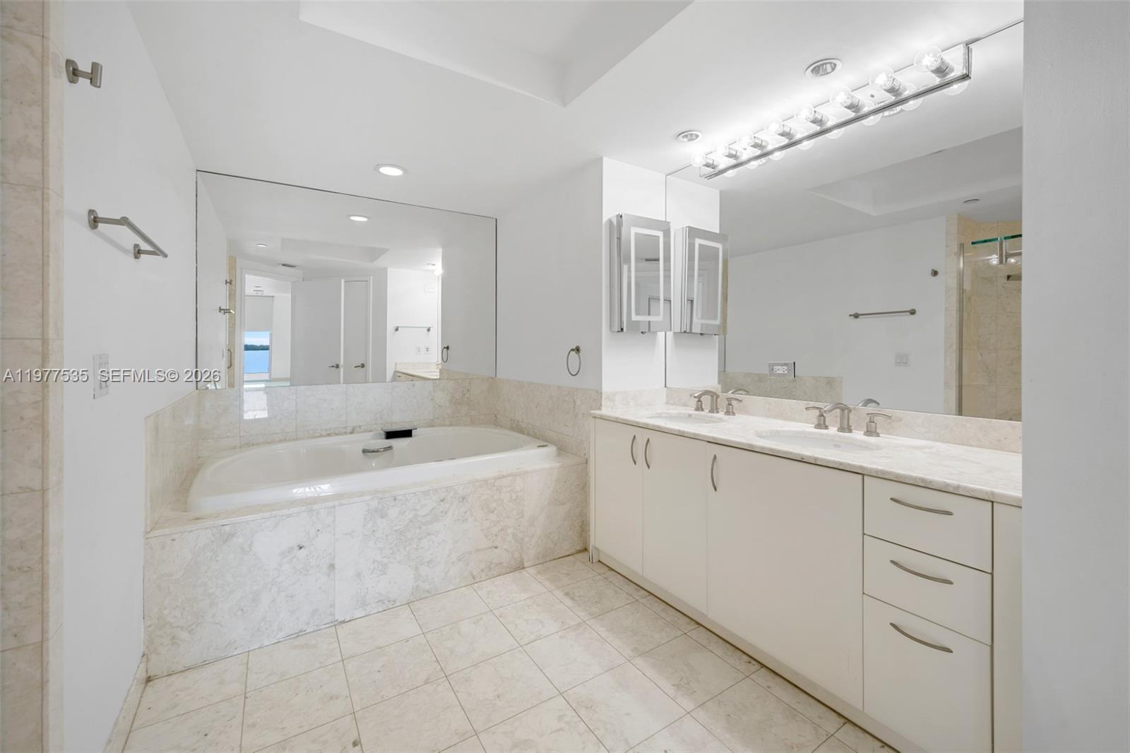 1331 Brickell Bay Dr #911 Miami, FL 33131