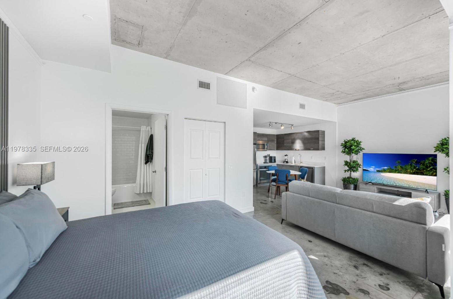 151 SE 1st St #2409 Miami, FL 33131