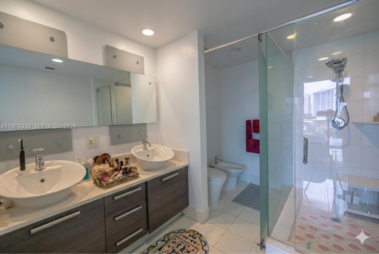 Undisclosed Address Aventura, FL 33180